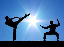 体育博弈：解析“网球博彩”中的心理波动——为什么领先一盘后最容易翻车？（网球博彩的心理学：为何先赢一盘更容易被逆转？）